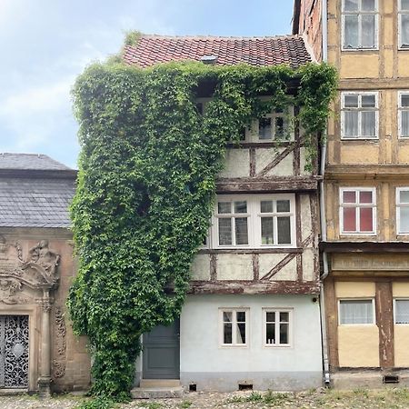 Das Fachwerkhaeuschen Am Kornmarkt - Herzlich & Charmant Quedlinburg Buitenkant foto